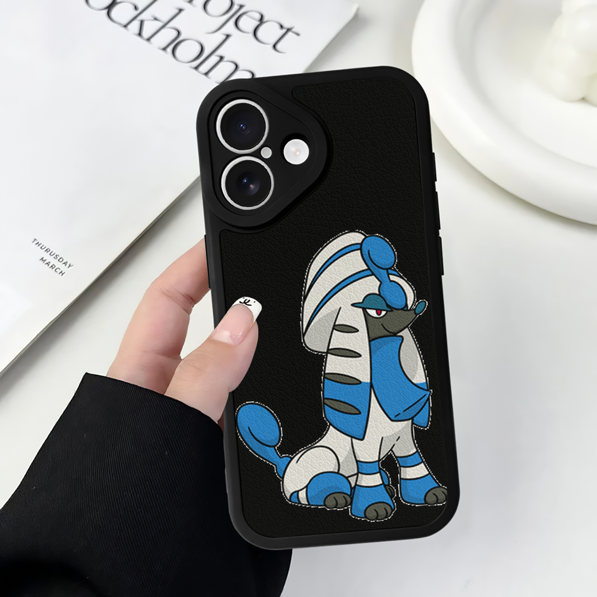 （画像用） ポケットモンスター Pokémon 【iPhone 16シリーズ対応】シリコンスマホケース（レザー調） 材質：シリコン